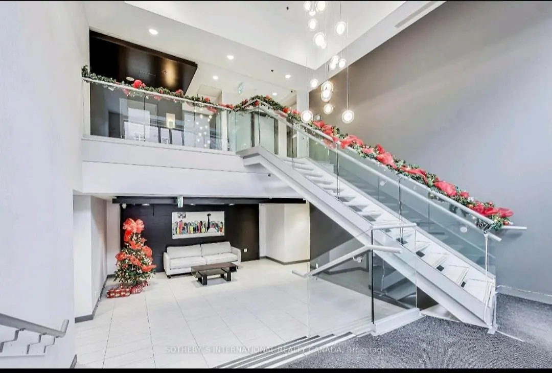 Downtown Spacious Lakeview 2 Beds Salt Water Pool Gym Free Parking Toronto 0*,  Canada